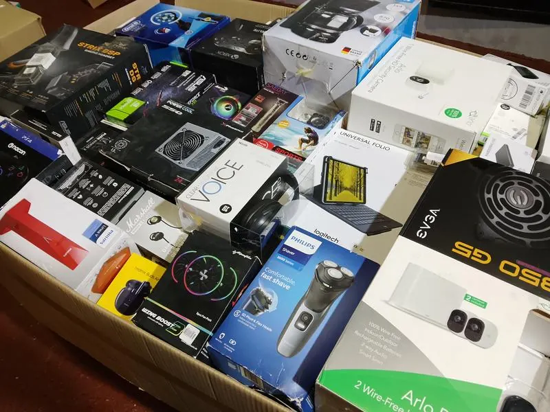 Contenido real de un lote de devoluciones enviado por Andrea V.